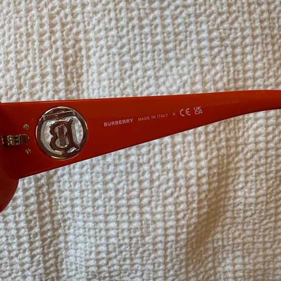 Burberry “Astrid” Sunglasses in Orange - Picture 10 of 10
